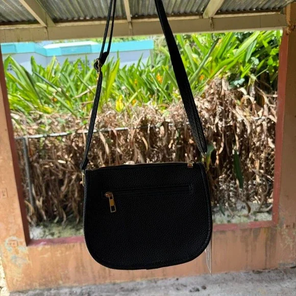 Deluxity Vegan Leather Crossbody Bag Black Gold Hardware Details NWT‎ - Picture 8 of 8
